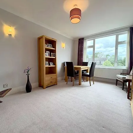 Charming Close To Parks & Centre * הרוגייט